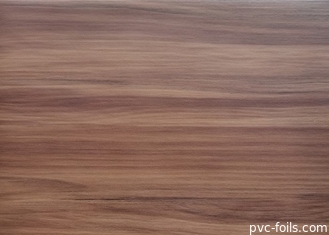 Το PVC υψηλό σχολιάζει την ταινία φύλλων πλαστικού για την αποτυπωμένη σε ανάγλυφο κάλυψη ξύλινη επίδραση επίπλων